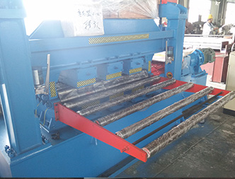 阴极板四重式校平机